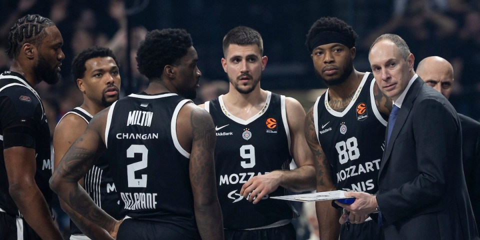 Navijači van sebe, poludeli od besa: Ove igrače očima ne mogu da gledaju, opleli po sudijama...