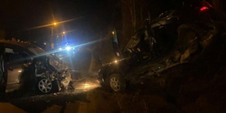 Teška saobraćajka na Ibarskoj odnela četiri života: Drugovi otišli zajedno u smrt