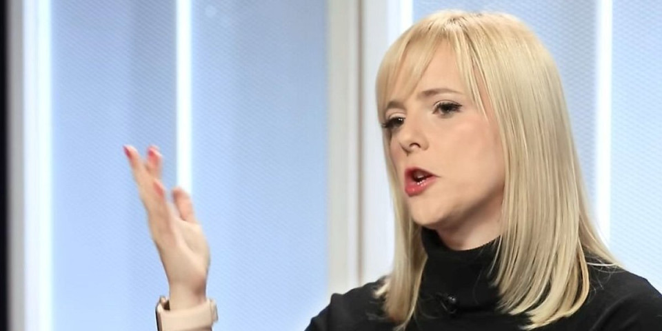 Kakva ispala Žakline Tatalović, ženo, pokrij se ušima?! Tajkunska novinarka pokušala da bude pametna, pa doživela neviđeni blam