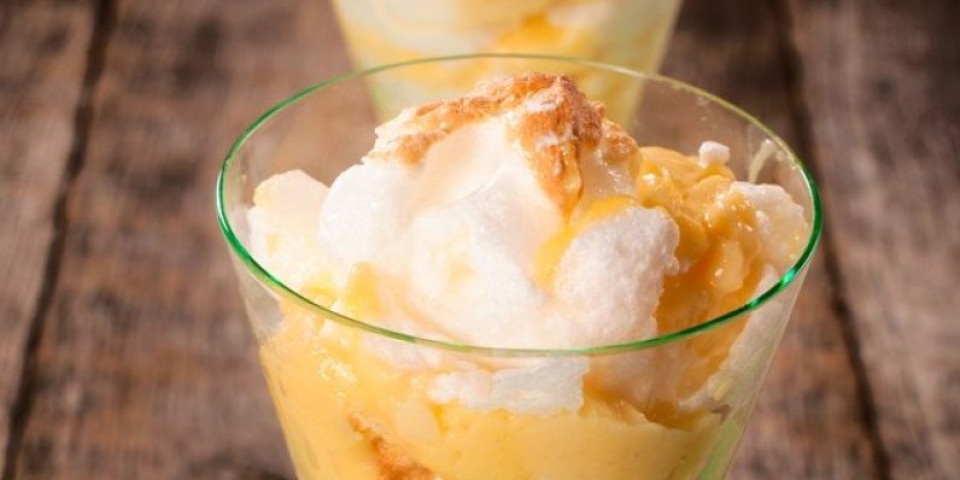 Praznični desert iz prošlih vremena: Brze šnenokle sa zlatnim kremom