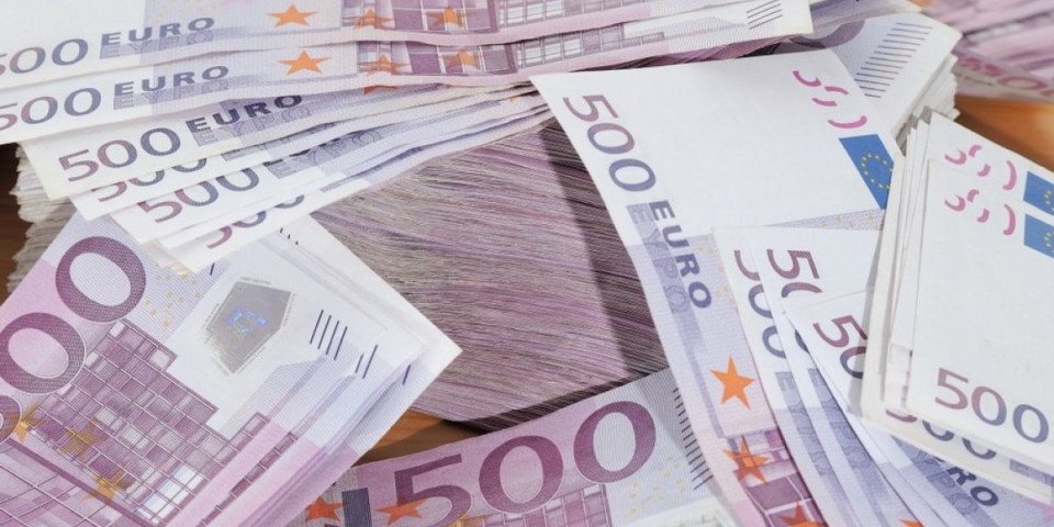 Novac stiže za 4 znaka: Evo ko će dobiti pare do 17. januara, a jedan znak treba da igra igre na sreću