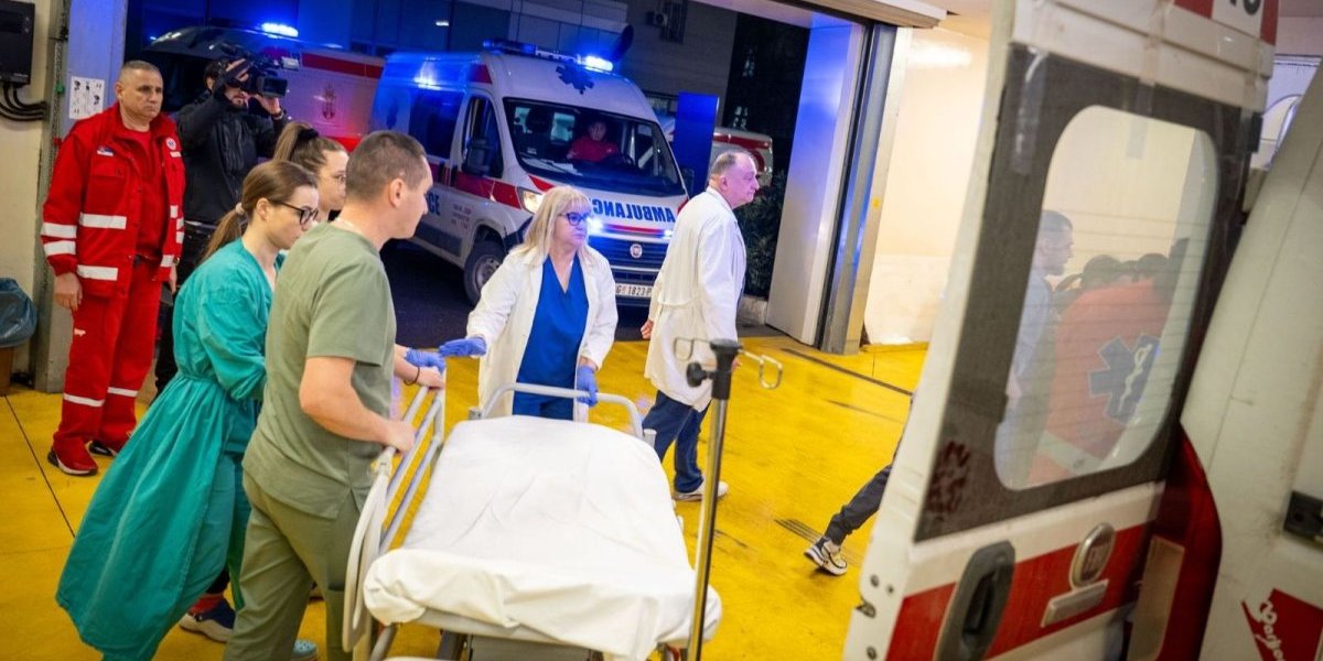 Dragana sa kolegama čeka povređene