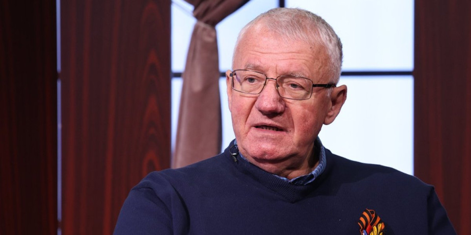 I to se desilo: Šešelj se uključio u program Informera i ostao bez teksta