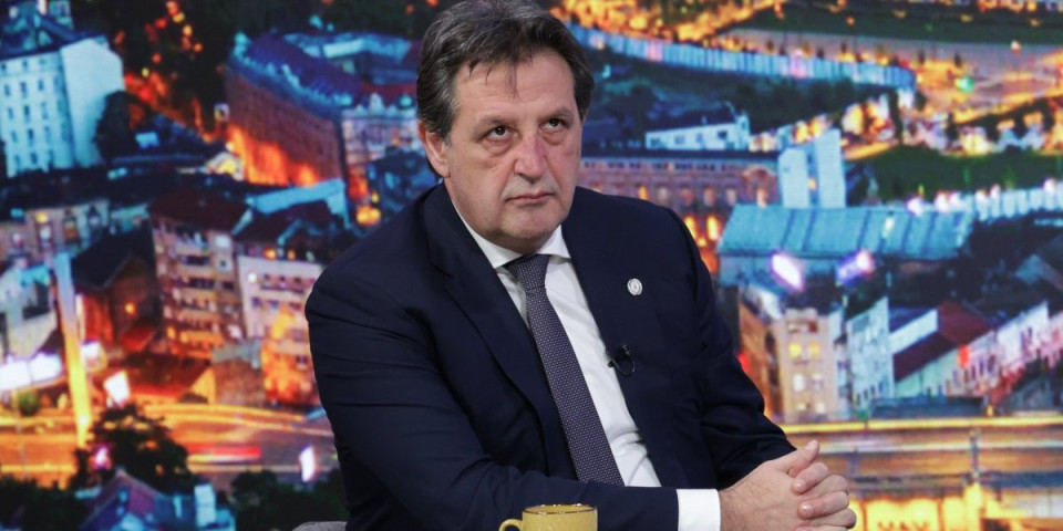 "Dosta je više laži, nameštanja i brutalnih izmišljotina": Gašić odgovorio Ponoševom potrčku