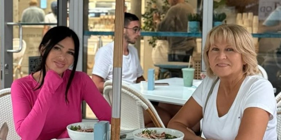 Puno joj je srce: Stanija objavila fotografije sa majkom i otkrila zašto nema prijatelje