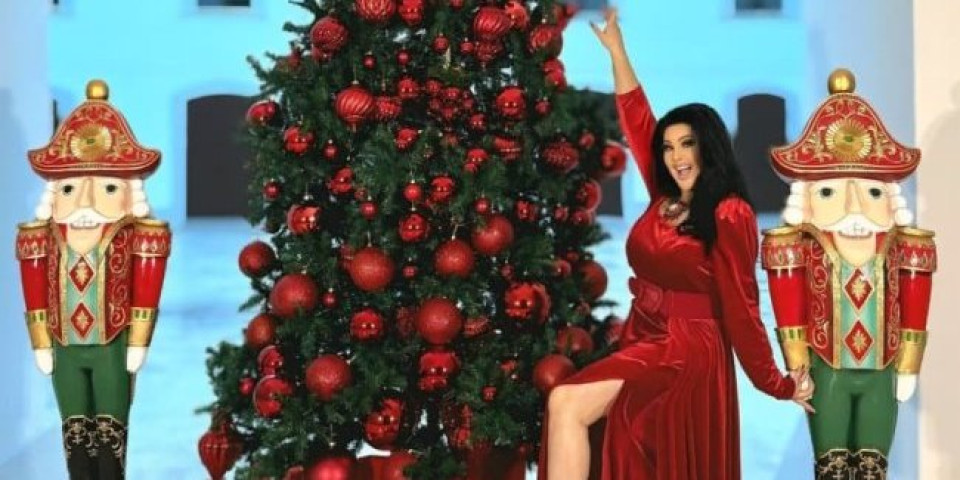 Ceo dvorac u ukrasima: Dragana Mirković napravila bajku za unuku (FOTO)