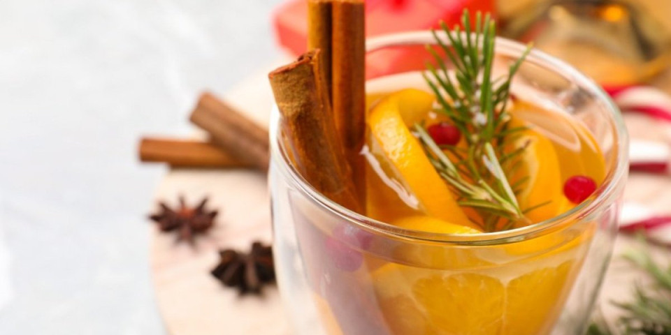 Belo kuvano vino bolje i od crnog: Napitak koji greje dušu i telo u hladnim danima