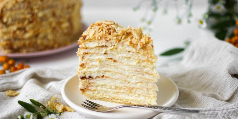 Ruska torta "mlečna devojka": Nežna poslastica sa ukusom sladoleda koja se topi u ustima