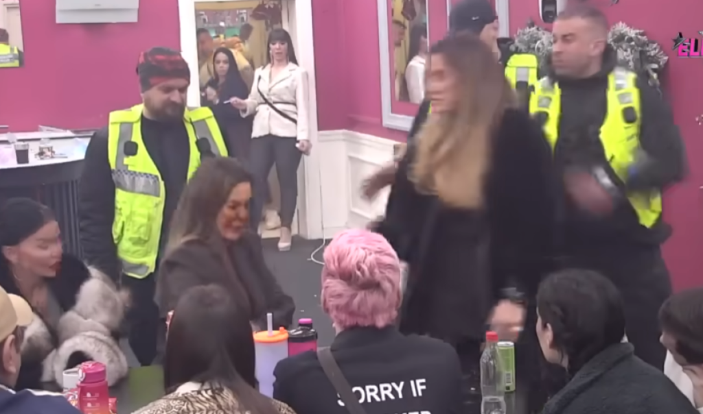 Proslu joj kafu u facu - Žestok okršaj Milene Kačavende i Ane Ćurčić (VIDEO)