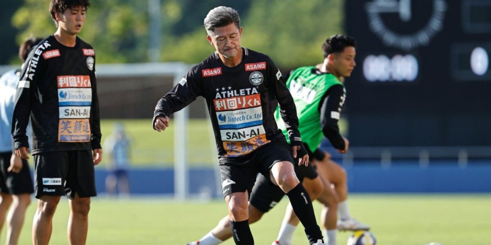 Stariji nego PSŽ - Fudbaler na pragu sedme decenije, a potpisao novi ugovor