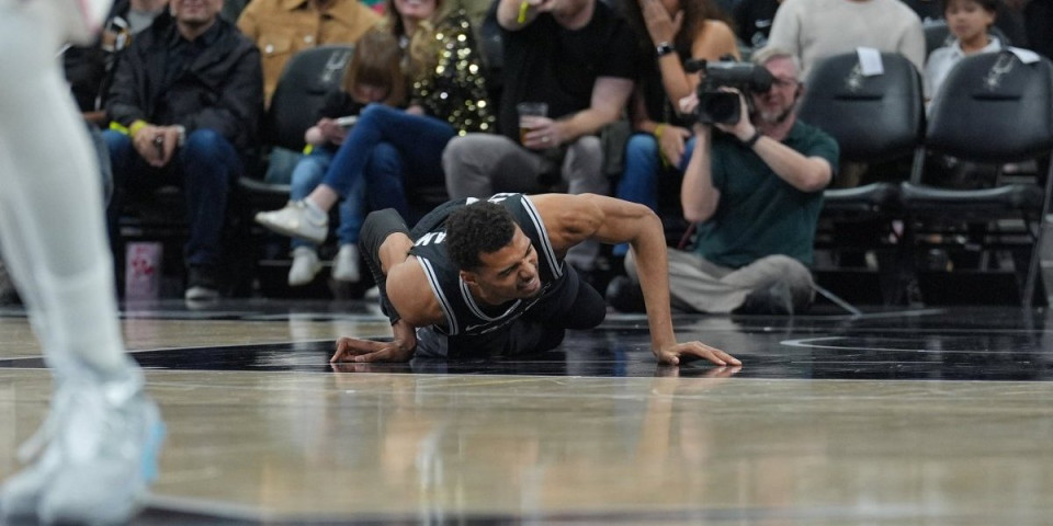 Šta se ovo dešava u Americi? Vembanjama se povredio kao Jokić