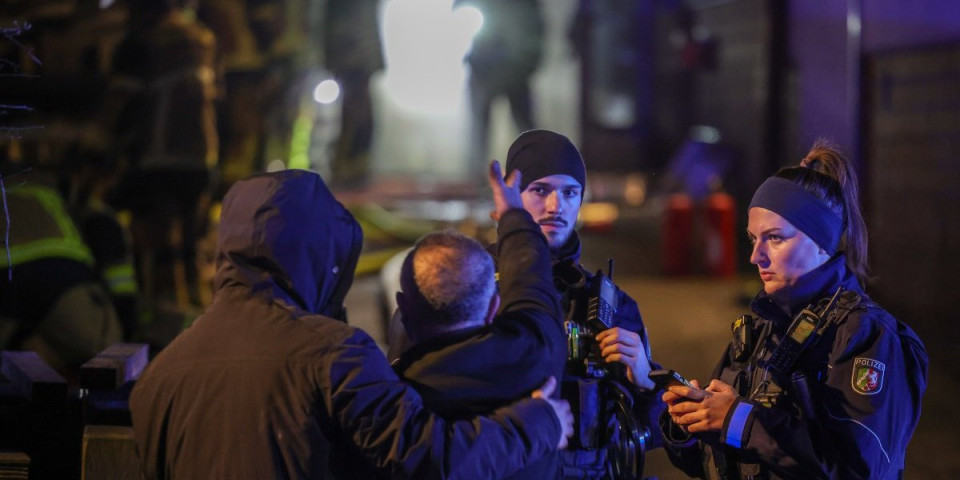 Horor u blizini srpske granice! Muškarac (49) nožem izbo ljubavnicu (27) nasred tržnog centra: "Razdvoјila me јe od žene..."