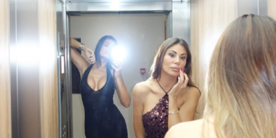 Grudi sevaju, vrelo izdanje... Nedovićeva žena nikad provokativnija, Radonjić u ekstazi... (FOTO)