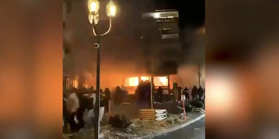 (VIDEO) Šta se ovo dogodilo?! Snimljen trenutak izbijanja požara u ekskluzivnom zimovalištu Kran Montana
