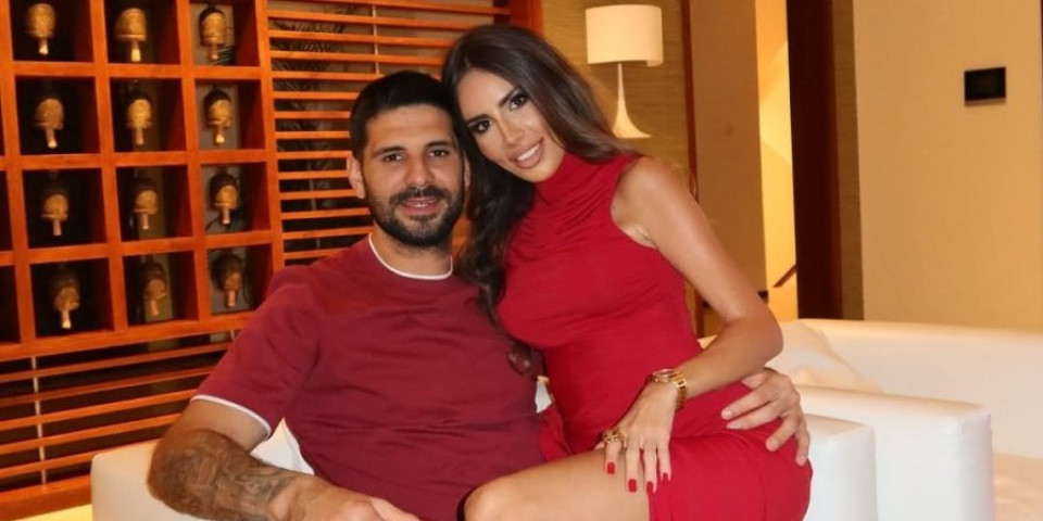 Sevaju butine Mitrovićeve supruge: Fatalna crnka u provokativnom izdanju, šlic do kuka (FOTO)