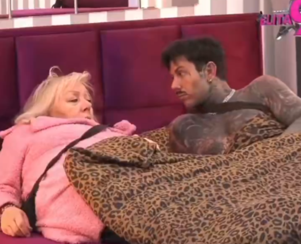 Zorica Marković završila ispod jorgana sa ovim cimerom: "Nismo valjda..." (VIDEO)