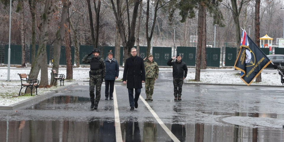 "Ovako nešto ne postoji u celom svetu": Vučić obišao novi objekat za smeštaj ''Kobri''