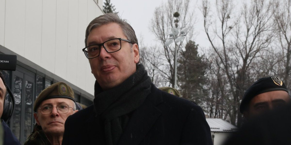 Vučić čestitao najstarijim građanima: Isplata uvećanih penzija za 12,2 odsto biće završena do 5. januara