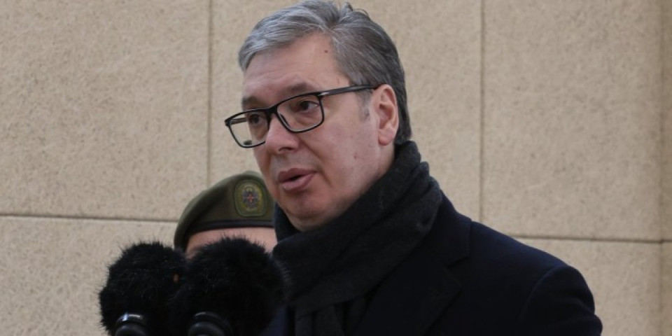 "Samo oni žive u vremenu devedesetih!" Vučić: Vodim zemlju kao nezavisnu i suverenu, razgovaram sa svima (VIDEO)