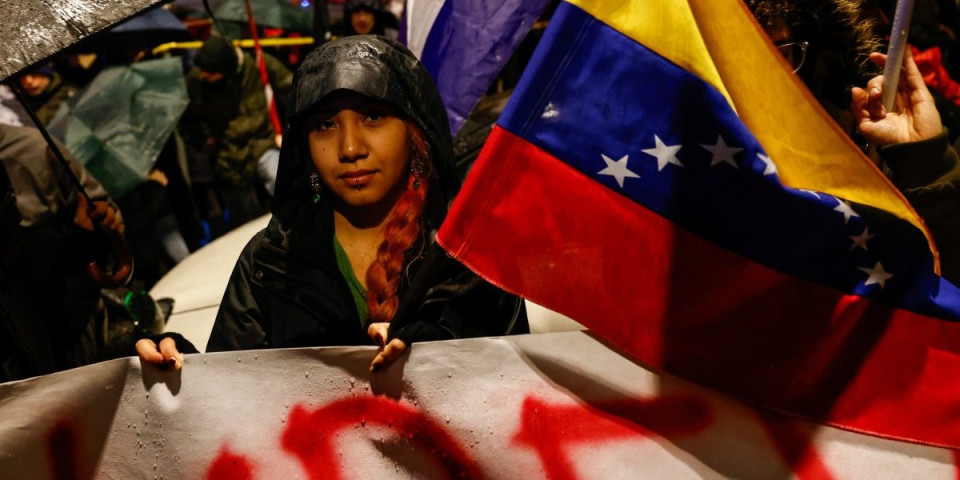 (VIDEO) Nastupilo je vandredno stanje! Pakao u Venecueli tek počeo - Snimci su jezivi: Ljudi spremni za evakuaciju, policija na ulicama