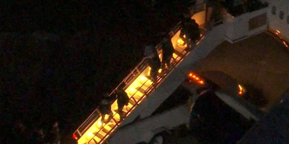 Maduro sleteo u Njujork! Pogledajte kako ga izvode iz aviona (FOTO/VIDEO)