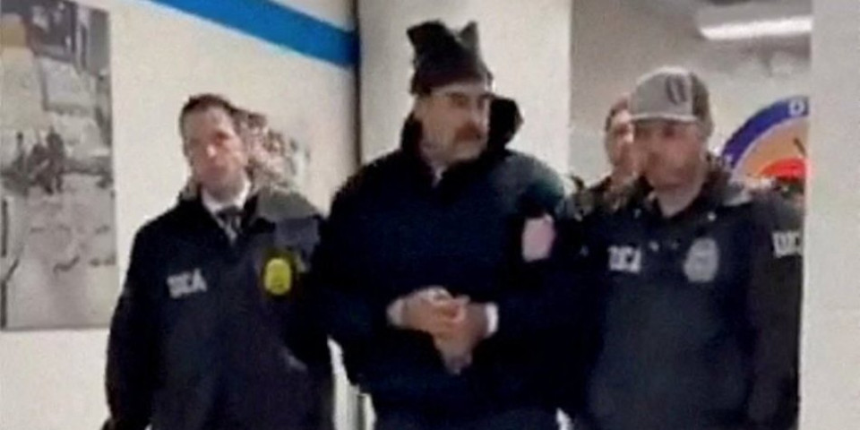 Prvi snimak Madura iz pritvora: Jedan detalj u njegovim rukama je svima zapao za oko (VIDEO)