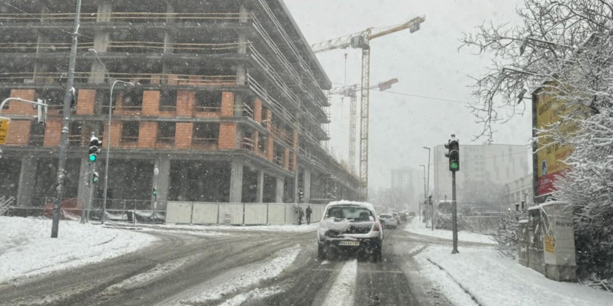 Voždovac prekriven snegom