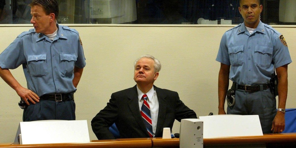 Miloševića su hapsili na Vidovdan! Vučić: Poniženje je moralo da bude maksimalno