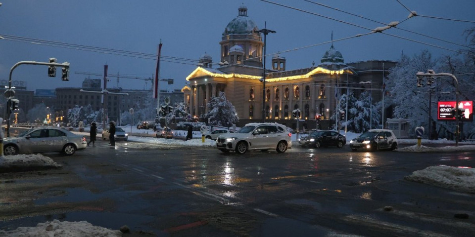 Saobraćaj kod Skupštine prohodan: Obezbeđen bolji prilaz iz sporednih ulica (FOTO/VIDEO)
