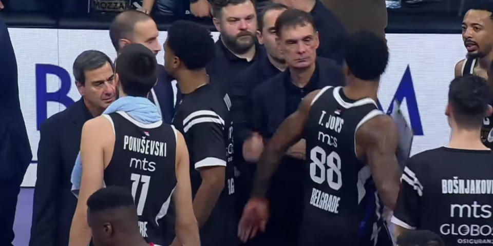 Od klinča do saradnje: Tajrik se skoro potukao sa Barcokasom, a sada će morati da ga sluša (VIDEO)