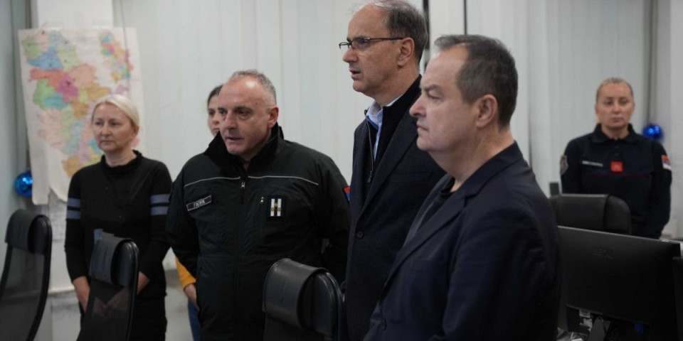 Macut i Dačić obišli Sektor za vanredne situacije: Svi kapaciteti iskorišćeni, preduzete sve neophodne mere (FOTO)