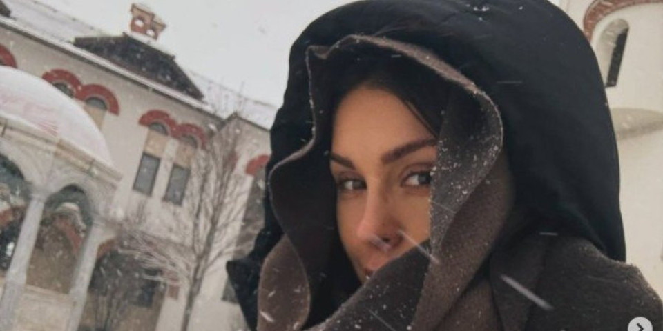 Okreće se veri i ide u manastir: Glumica pokazala šta jede tokom posta