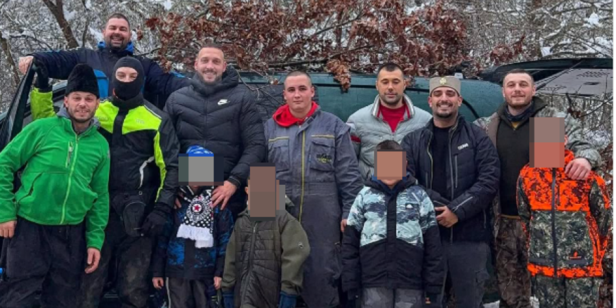 Darko Lazić sa prijteljima i sinom na Badnji dan