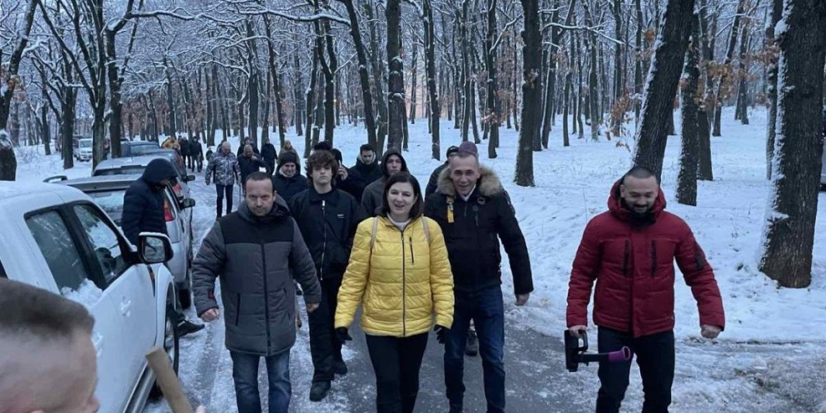 I predstavnici Opštine i obični građani organizovano jutros na Oplencu