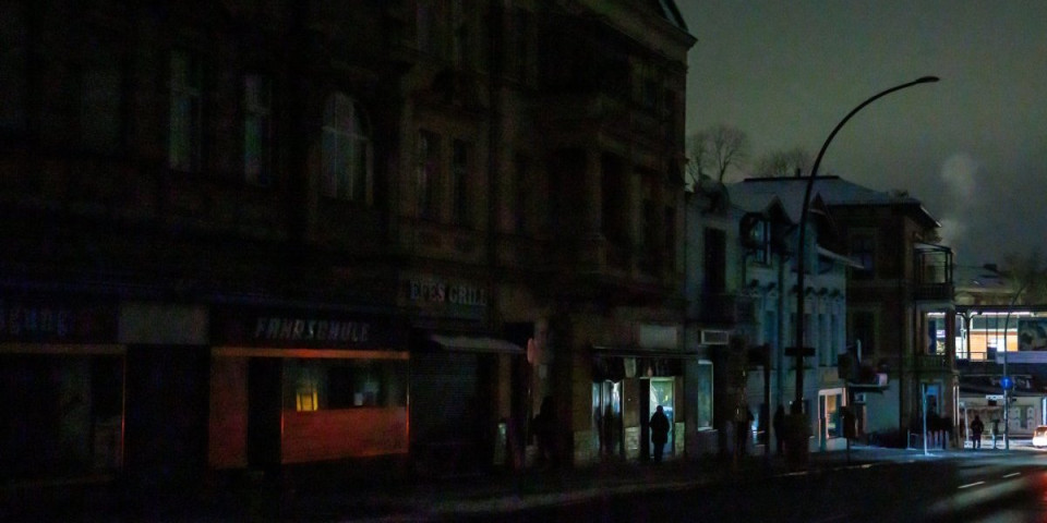 Berlin okovan ledom i mrakom! Deca i stari se smrzavaju: Vojska upala u grad, 72 sata bez struje – ovo je istorijski kolaps (FOTO)