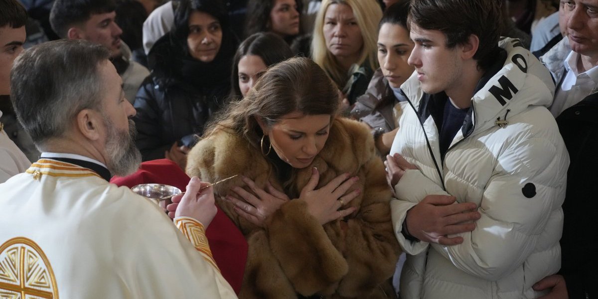 Viki Miljković sa sinom