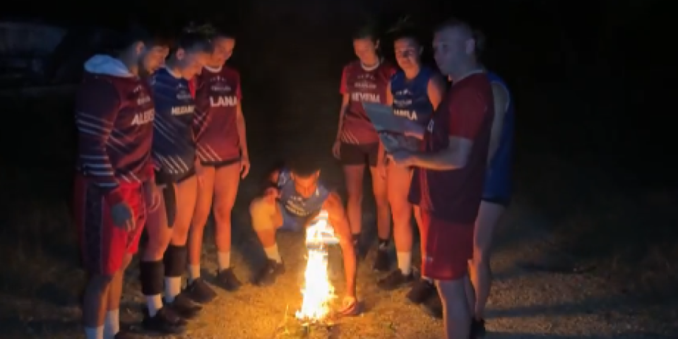 Učesnici EXATLONA zapalili Badnjak - Ovako je obeleženo Badnje veče na Dominikani (VIDEO)