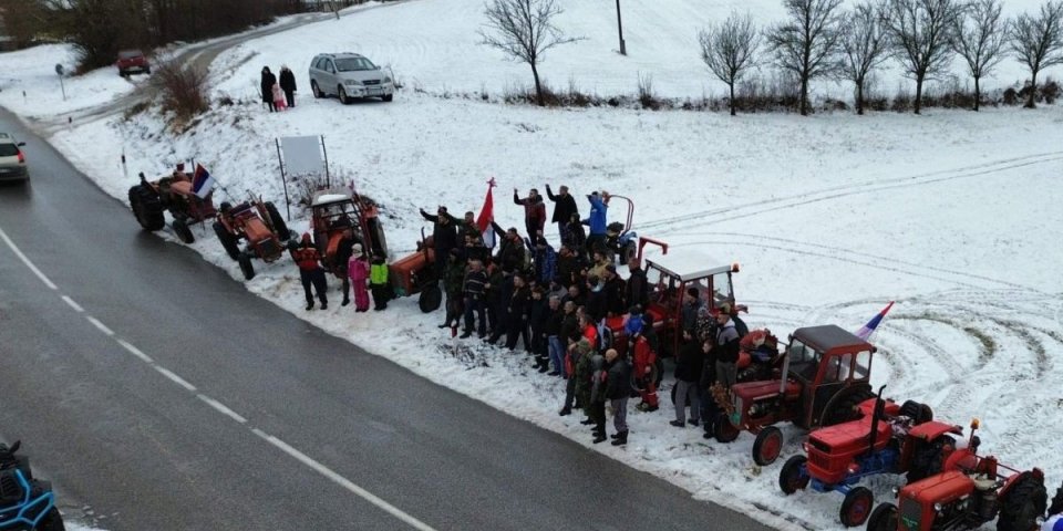 Grmi u Zapadnoj Srbiji: Svi izašli na ulice, evo šta se dešava (VIDEO)