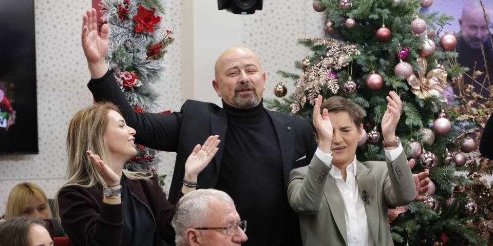 Šta to radiš, Novice?! Otkriven skriveni talenat Popovića - Dosad ste ga gledali kao spava u Kolegijumu, ali u ovome briljira (VIDEO)