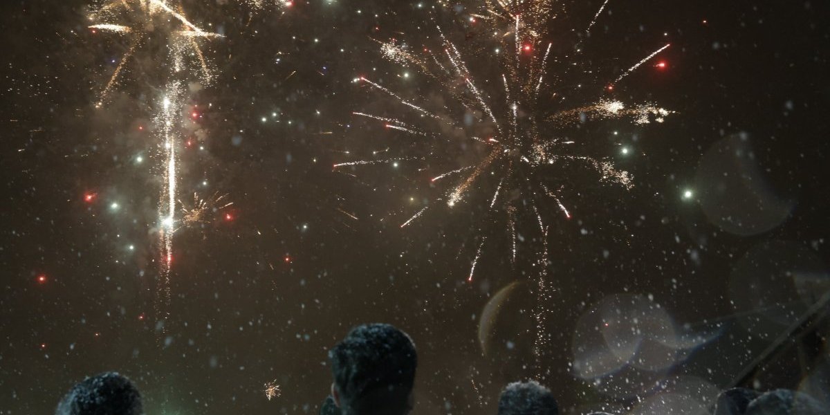 Vatromet iznad Informera