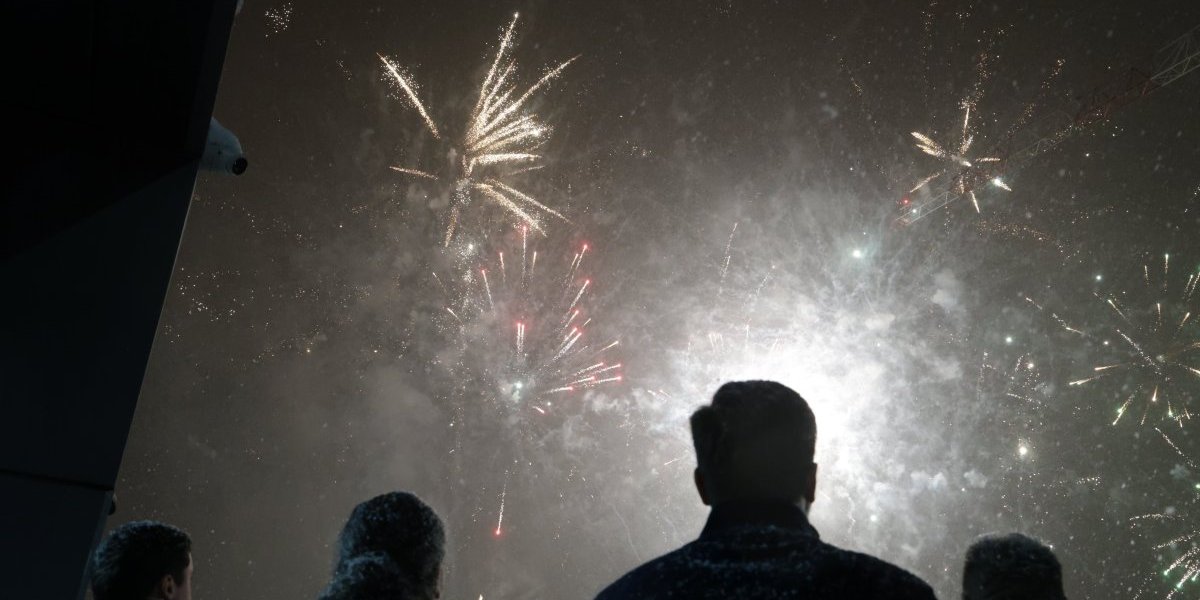 Vatromet iznad Informera