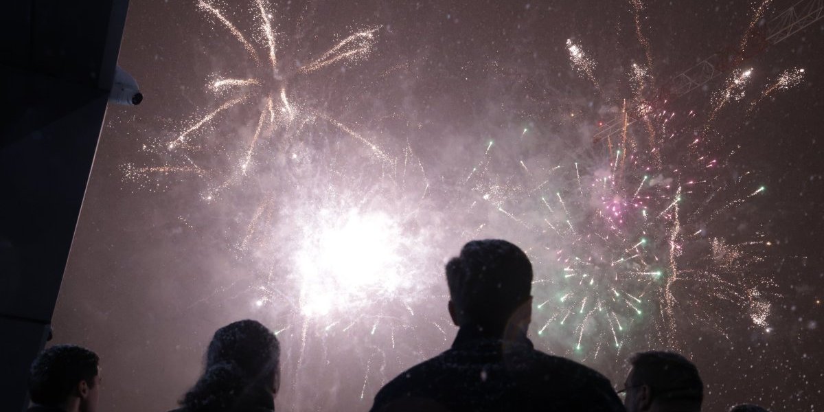 Vatromet iznad Informera