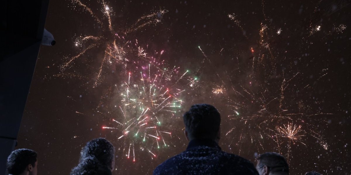 Vatromet iznad Informera