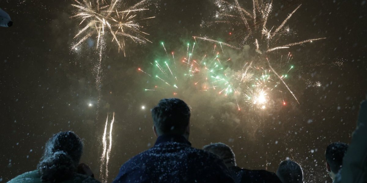 Vatromet iznad Informera