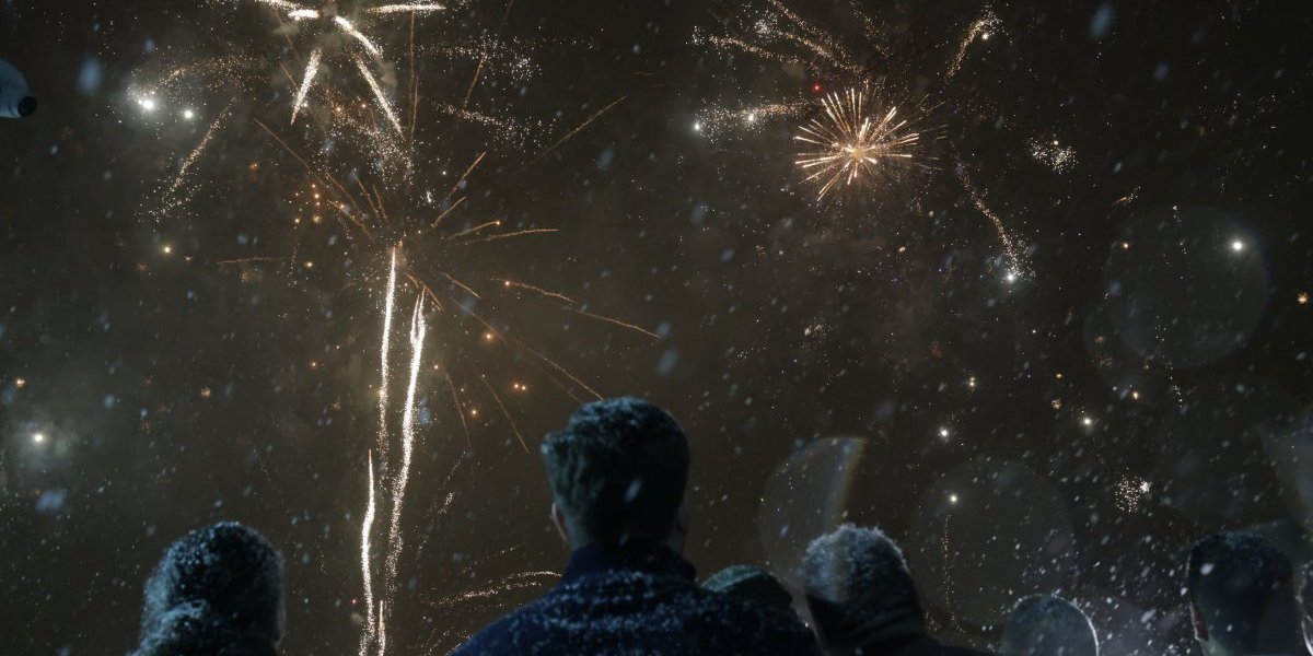 Vatromet iznad Informera