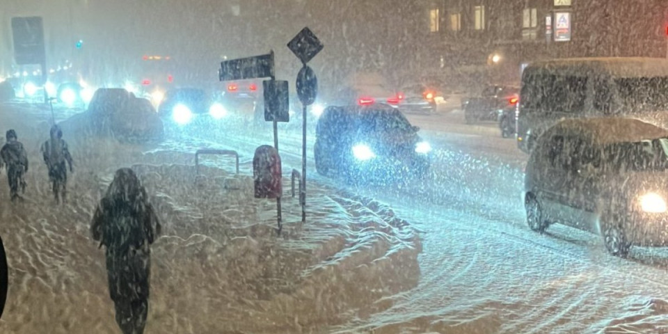 Udari vetra od 213 km/h ugasili nuklearku: Stotine hiljada ljudi bez struje - vanredno stanje zbog oluje koja ruši rekorde (FOTO/VIDEO)