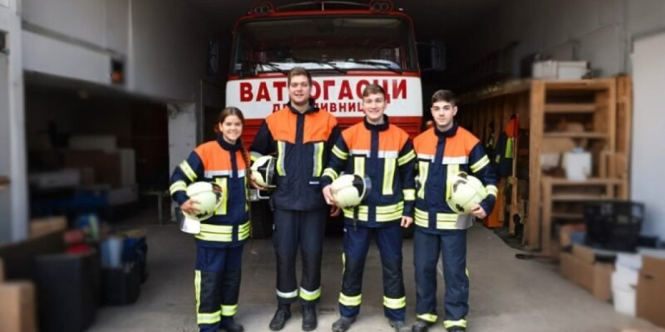 Fantastična četvorka: Tri brata i sestra rade isti posao, a nije ni malo lak