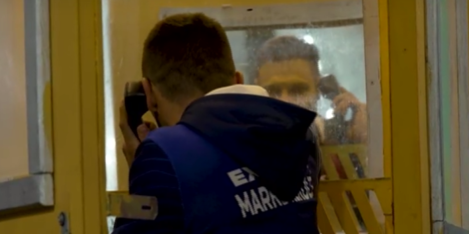 Zazvonio telefon u EXATLONU - Razgovor Crvenih i Plavih nasmejao celu Srbiju (VIDEO)