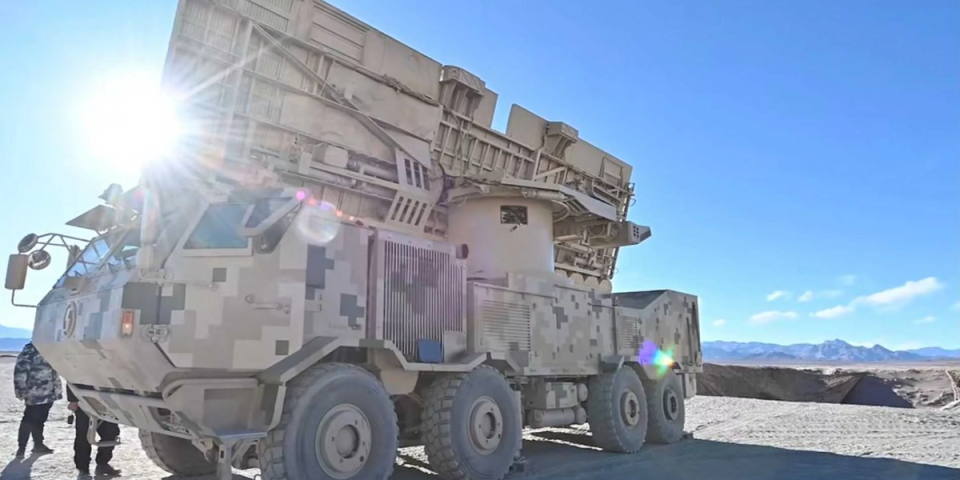 Tehnologija nuklearnog udara, ali bez bombe: Kako kineska fazna rešetka pretvara neprijateljsku elektroniku u pepeo