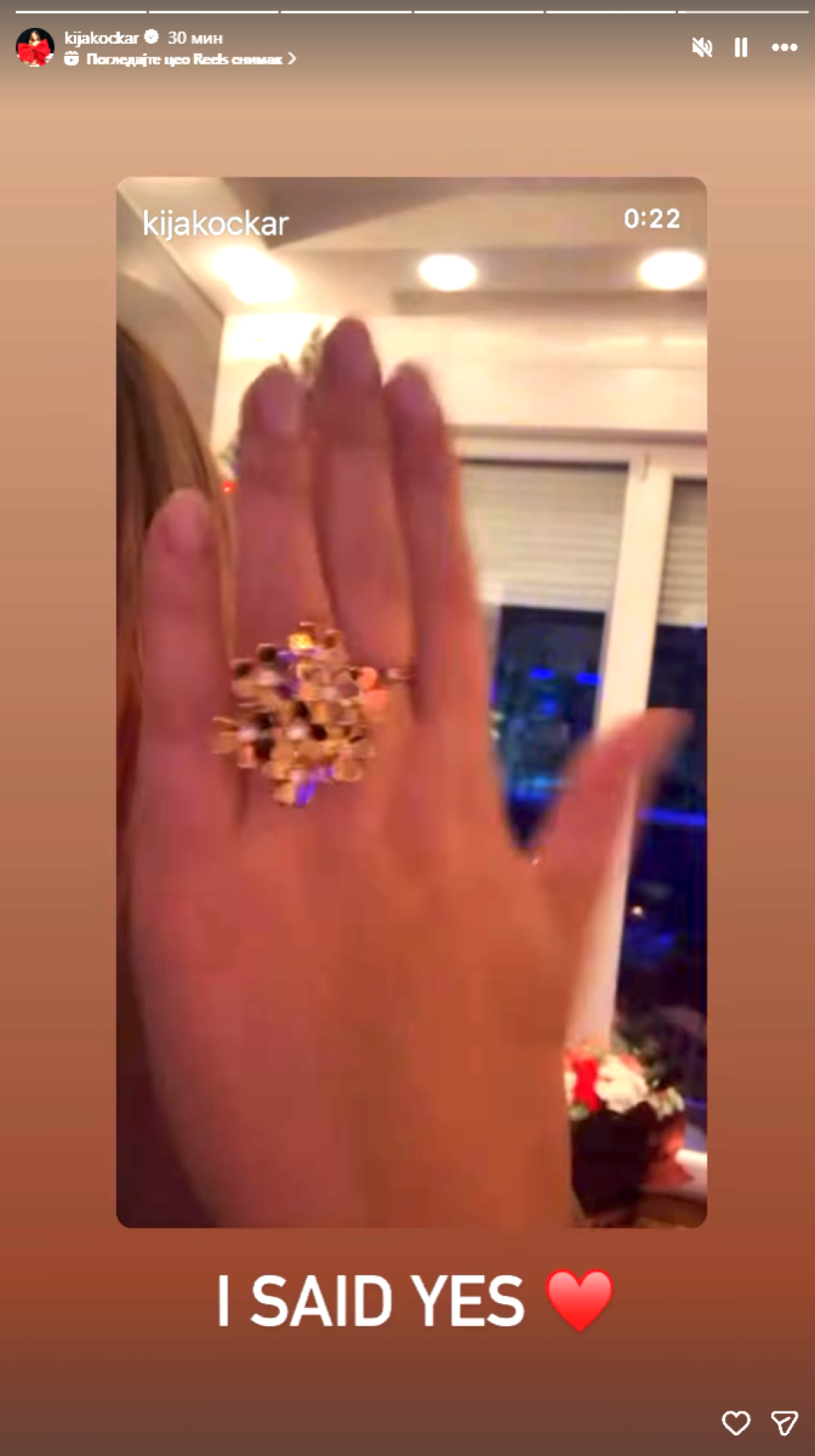 Verila se Kija Kockar - Pohvalila se prstenom na ruci: "Rekla sam da" (VIDEO)